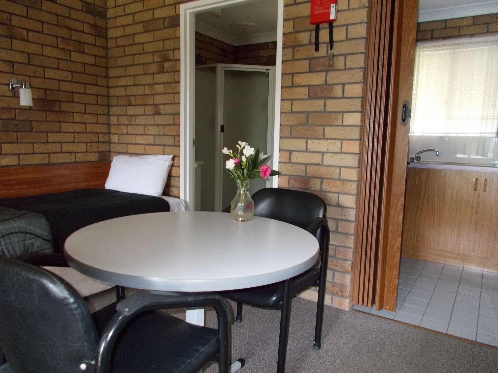 Park House Motor Inn Oakey Exteriér fotografie